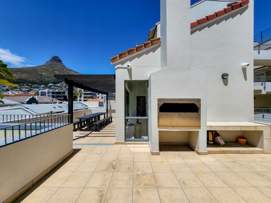 2 Bedroom Property for Sale in Sea Point Western Cape